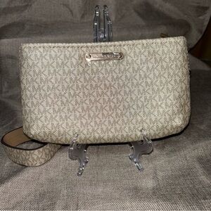 NWT Michael Kors Logo Belt Bag M/L